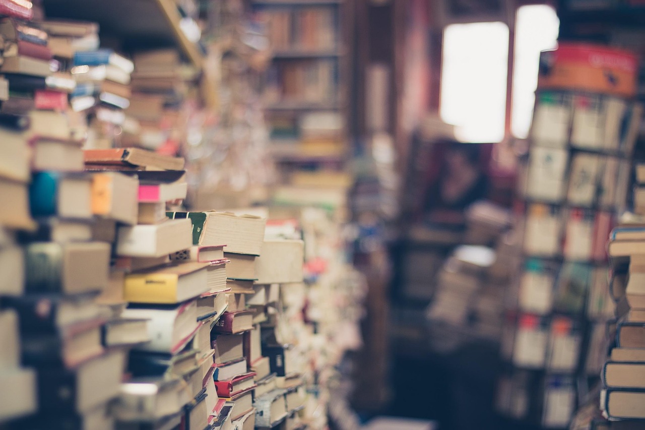 Genre Buku Populer Dan Cirinya