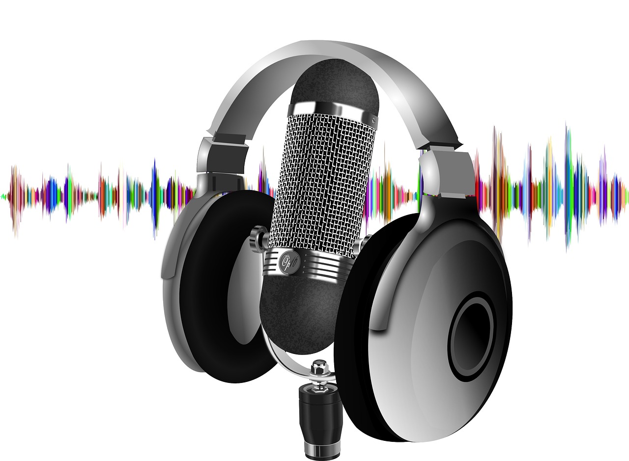 Perbandingan Podcast dan Buku untuk Belajar: Mana yang Lebih Cocok?